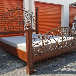 Kng Sz Bd Frm With Base Good Condition