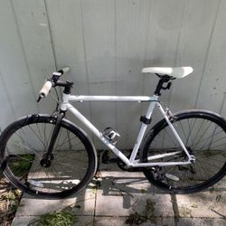FIXED GEAR BICYCLE “FIXIE”