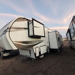 2020 impression 36ft 5th wheel 4 slides w bonus bunk/office room