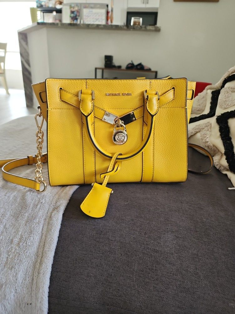 Michal Kors Yellow Leather Purse