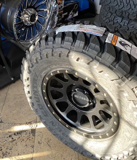 Method 17” Rims & TOYO 35x12.50-17 MT OR R/T (New) For Truck Jeep Suv ...