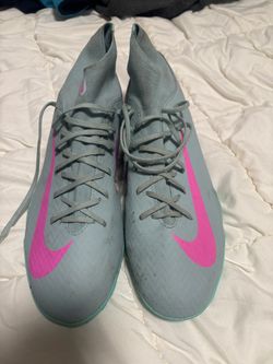 indoor cleats