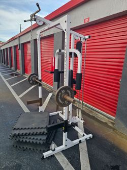 For just ONLY $350 Body-Solid Multi-Station Home Gym Rack. Homestead. Delivery fee

Sturdy steel Body-Solid home gym system in white and black.
 This 
