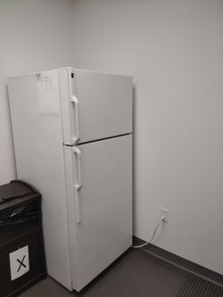 White Top-Freezer Refrigerator