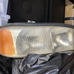 99-06 Gmc Sierra/Yukón Headlights 