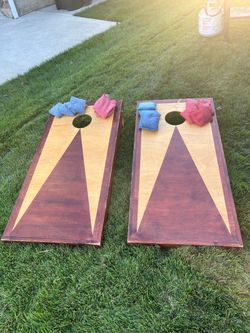 Cornhole set with bean bags and case