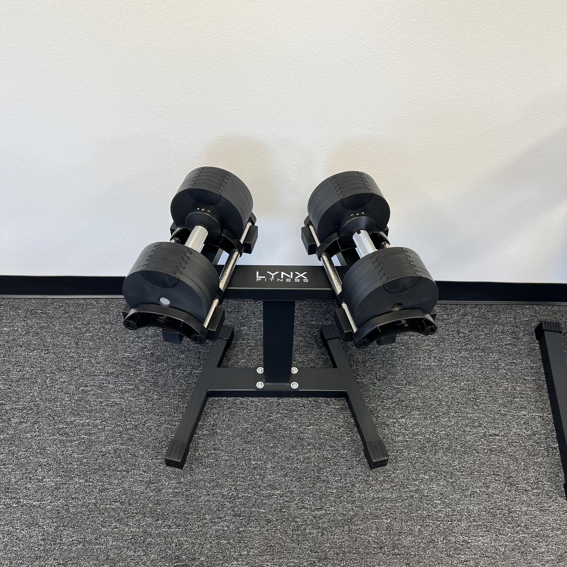 LYNX FITNESS ( BRAND NEW IN BOX ) Pair Of 50lb Adjustable Dumbbells