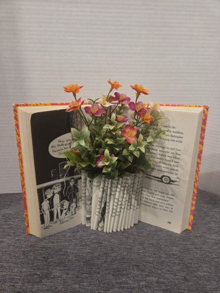 Book Flower Vase - James Patterson