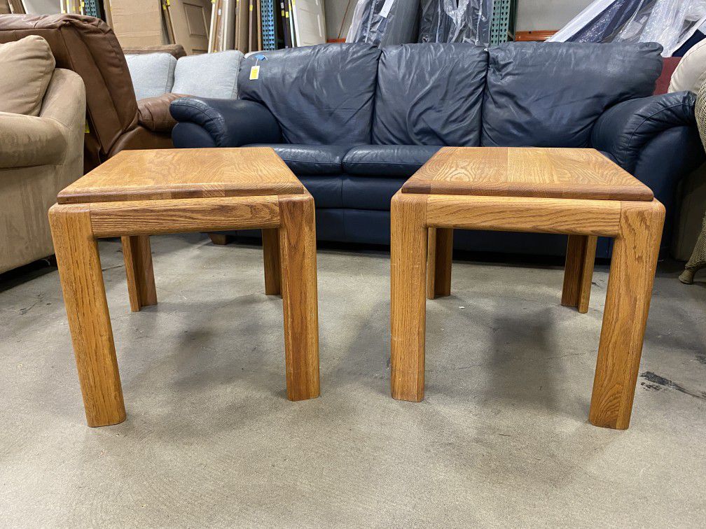 Set of 2 Solid Wood Retro End Tables