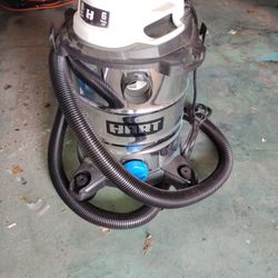 Hart 8 gallon wet/dry vac