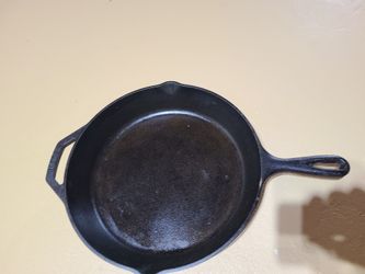 Lodge Cast iron skillet