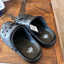 ♥️♥️Brand New Black Clogs Shoes For Women-Men Size 7♥️♥️