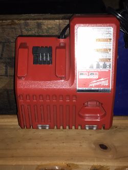 Milwaukee M18 & M12 Rapid Charger