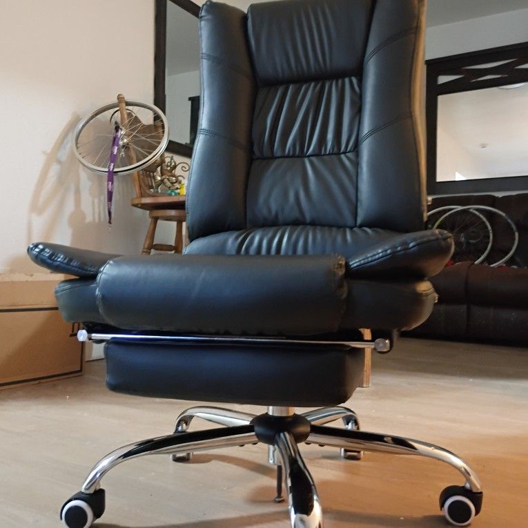 Vinsetto Ergonomic Heated 6 Points Vibration Massage Office Chair Black