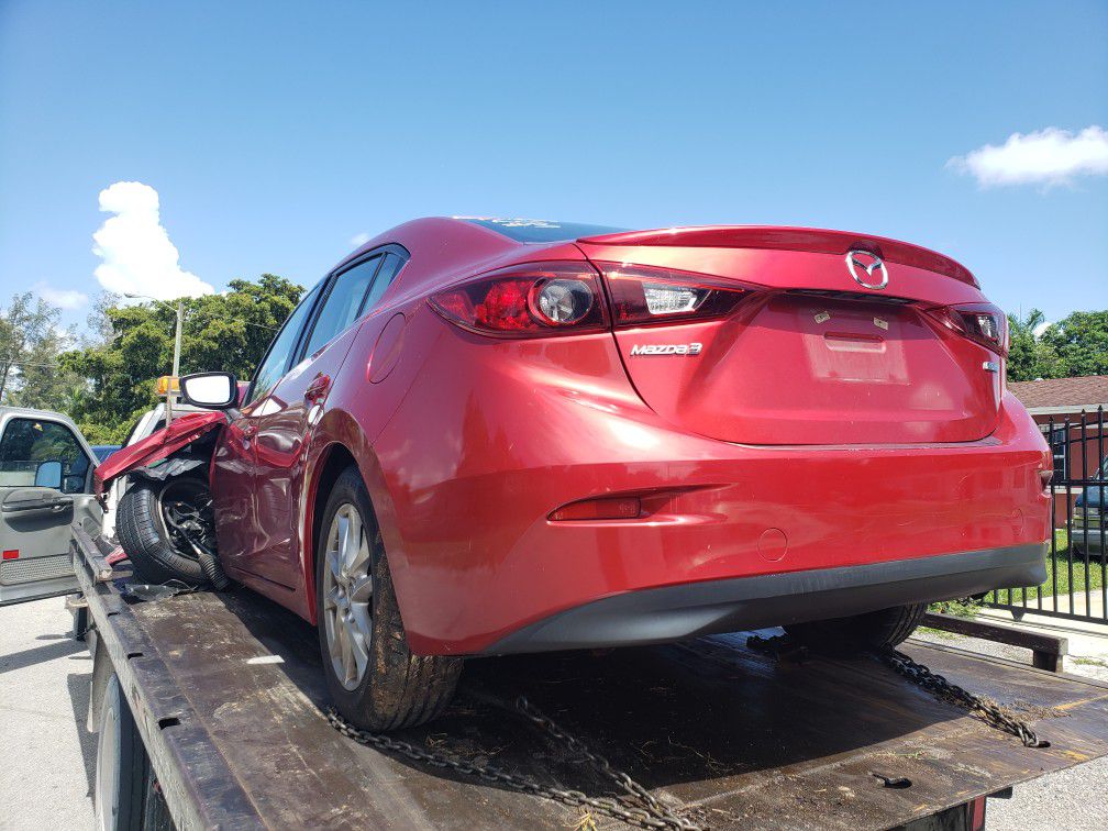 Mazda 3 for parts out 2015