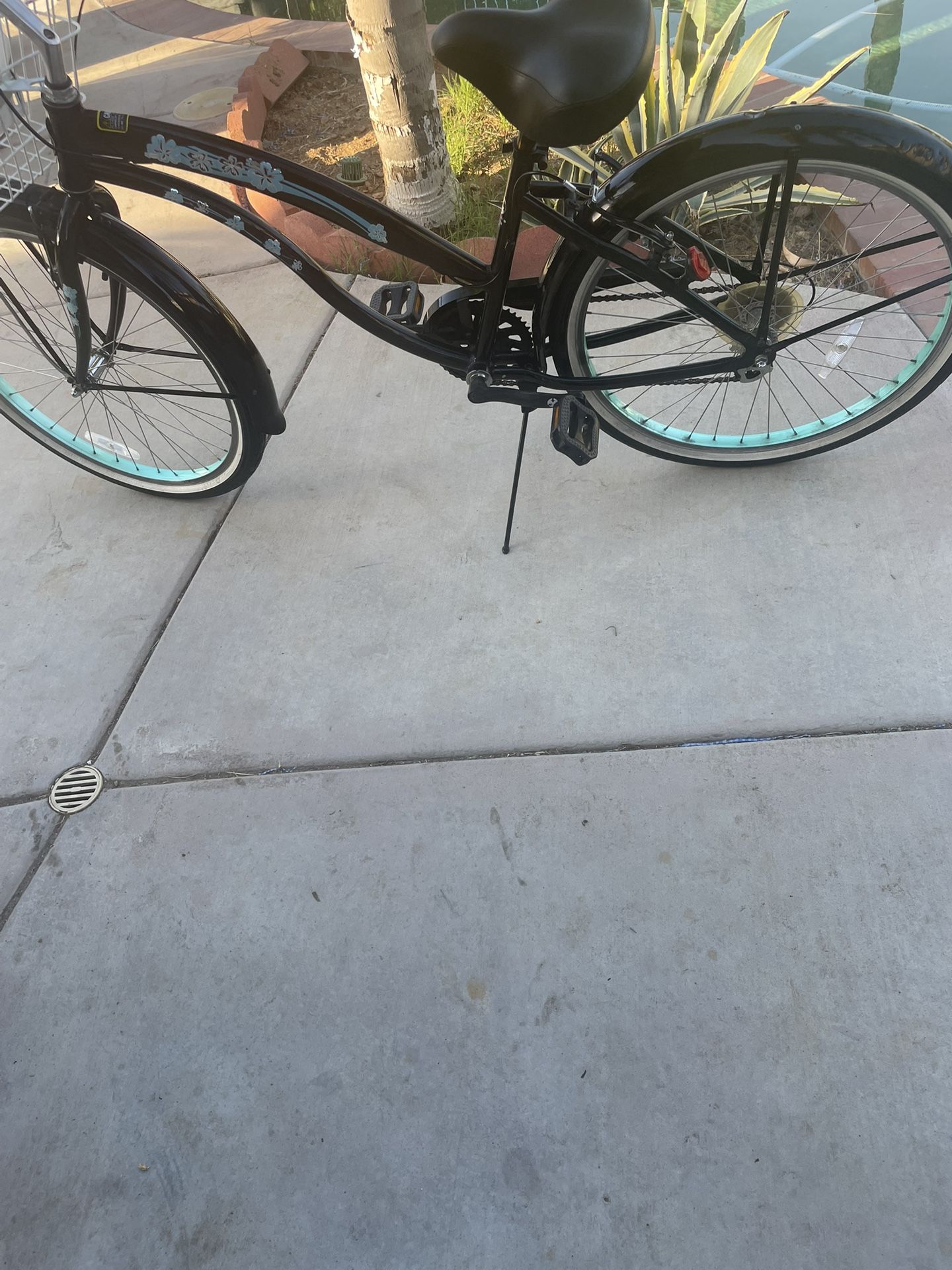 Lady’s Beach Cruiser For Sale 120:00 Dollars Or Best Offer Good Condition