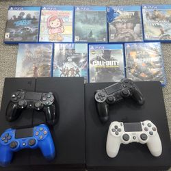 Used - 1 PS4 + 1 PS4 Slim 