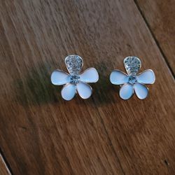 Lot Of 2 Metal Flower Shoe Charms 
