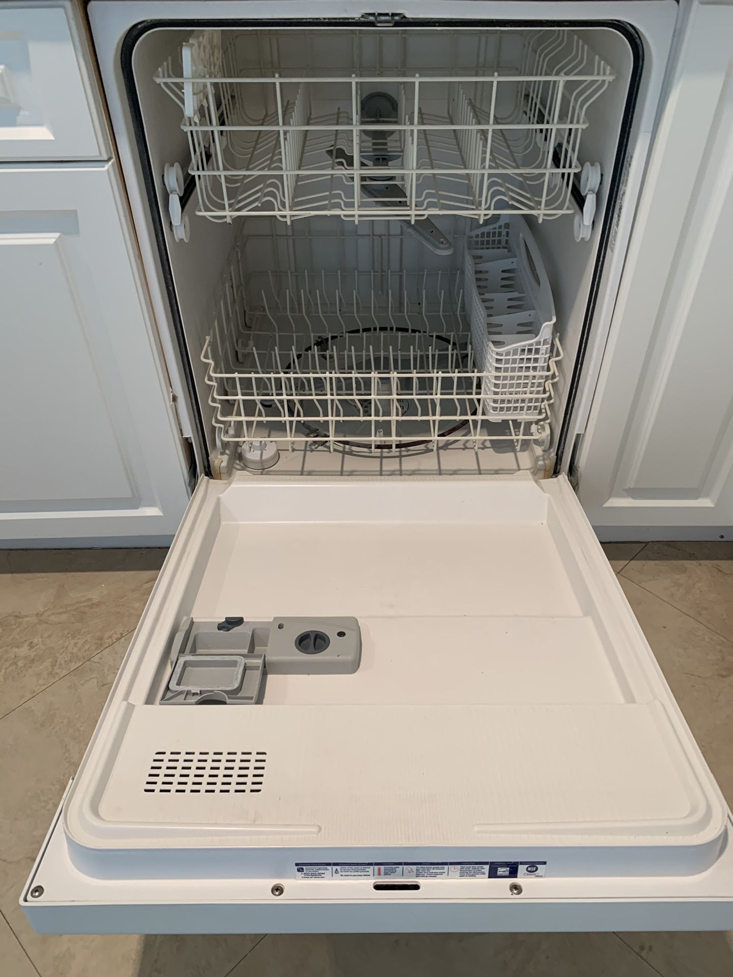 dishwasher- Frigidaire