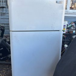 Frigidaire Refrigerator 