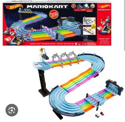Hot Wheels Mario Kart Rainbow Road Raceway
