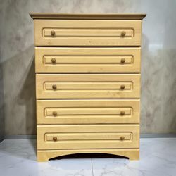 Free Delivery - Pali Canadian Dresser 