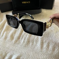 Versace Medusa Sunglasses Black Gold - New Never Used Unisex