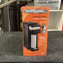 Proctor Silex Single serve coffee maker. Uses K-cup pods or ground coffee.   Mug NOT included. Brand NEW in the box!!!(Oakey & Decatur 89146)