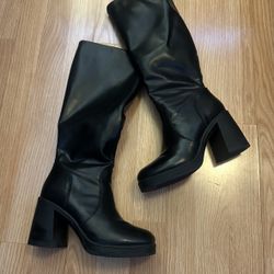 DREAM PAIRS Knee-High Black Pleather Platform Boots Size 8