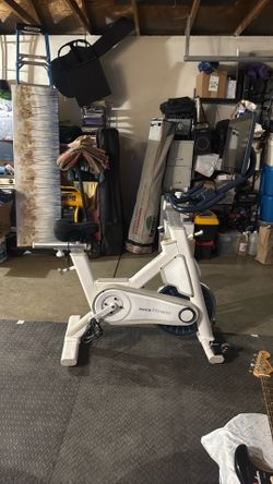 Bicicleta  para  hacer ejercicio .