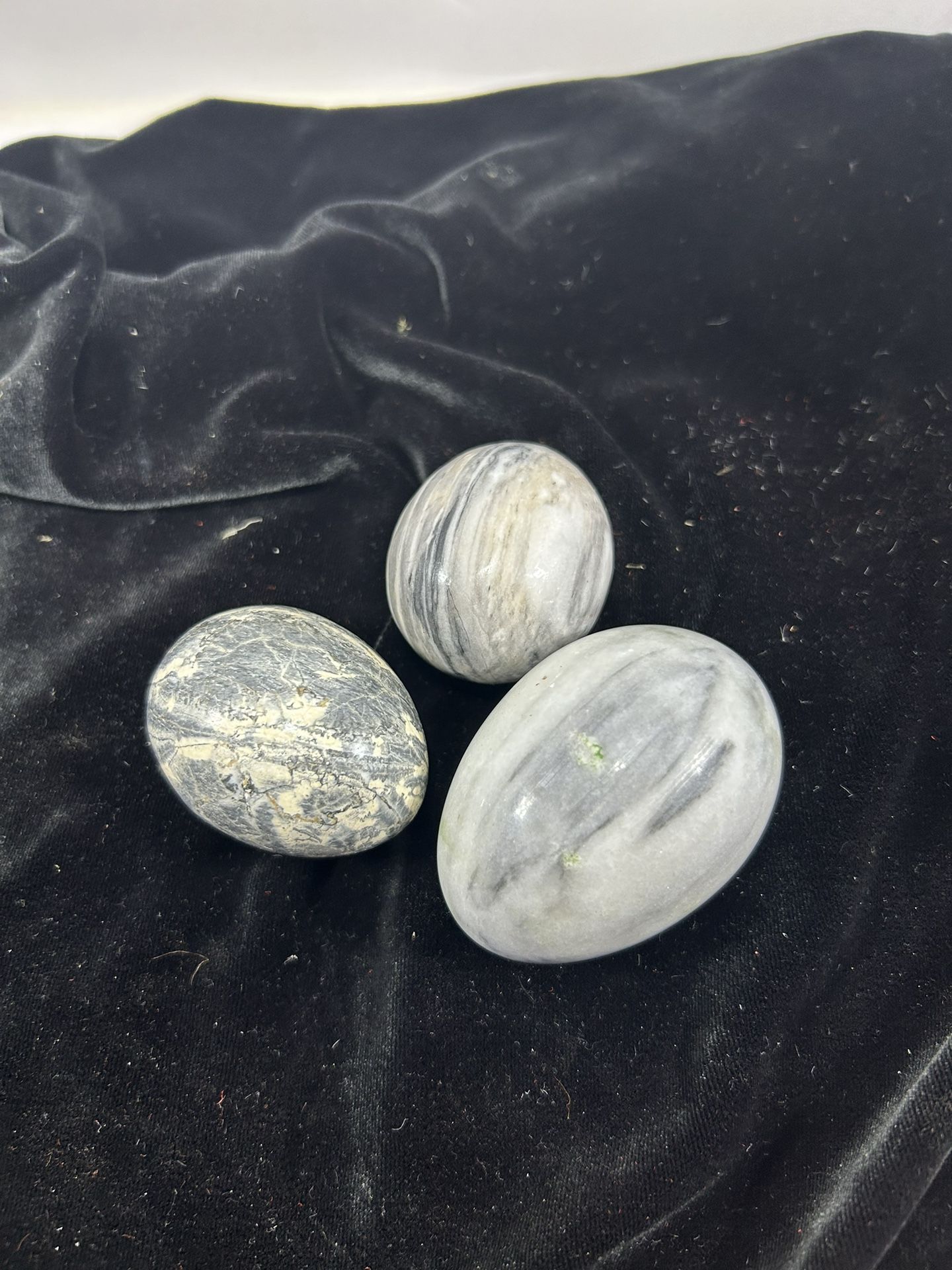 Vintage Alabaster Stone Eggs Paperweight Set Of 3