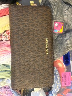Micheal Kors Wallet