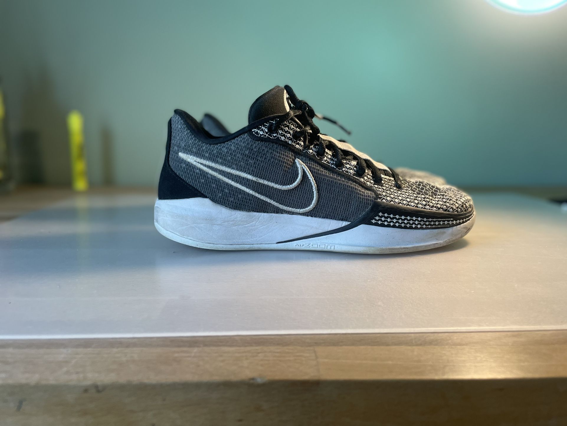 Nike Sabrina 1