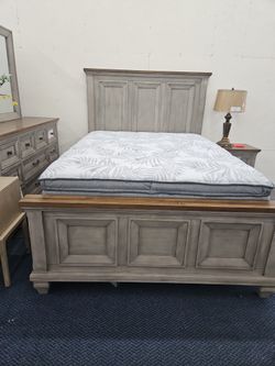 4 Pc Queen Bed Set