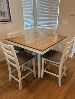 Living Spaces - Breakfast Table & Chairs