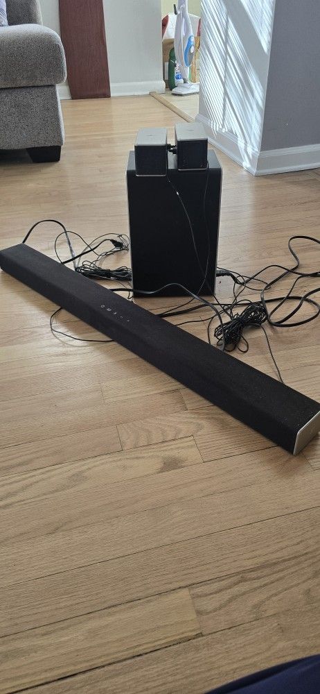 Amazing Vizio 5.1 Soundbar With Surrond Speakers And Sub Woofer