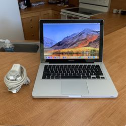 Apple Macbook Laptop 