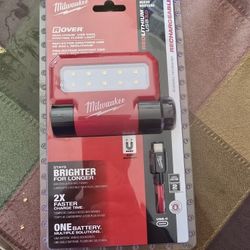 Milwaukee Rover Pivoting Flood Light 