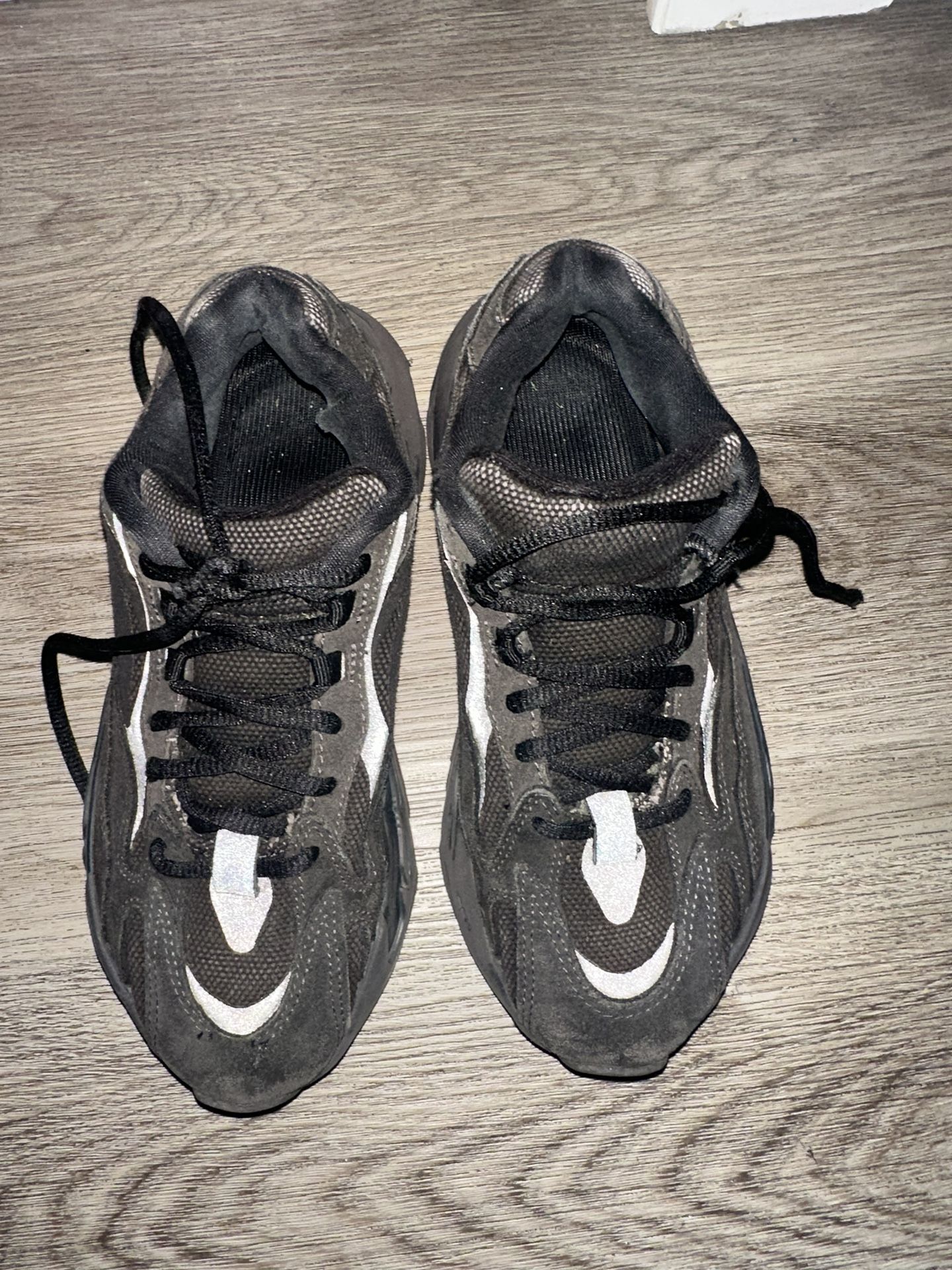 Adidas Yeezy Boost 700 'Utility Black' 2023