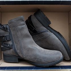 Womens Boots - Brand new