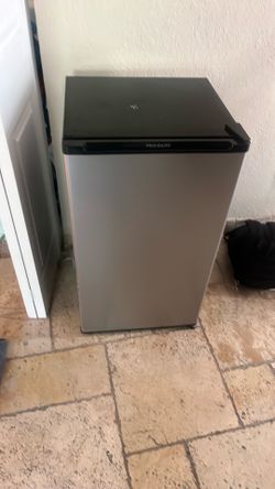 Mini fridge