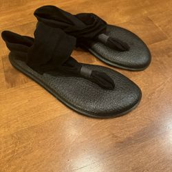 Woman’s Sanuk Sandals Shipping Available 