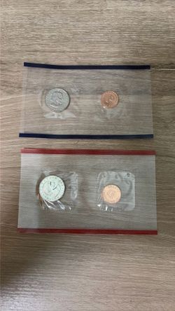 2 Uncirculated 1999 Susan B. Anthony + Tokens