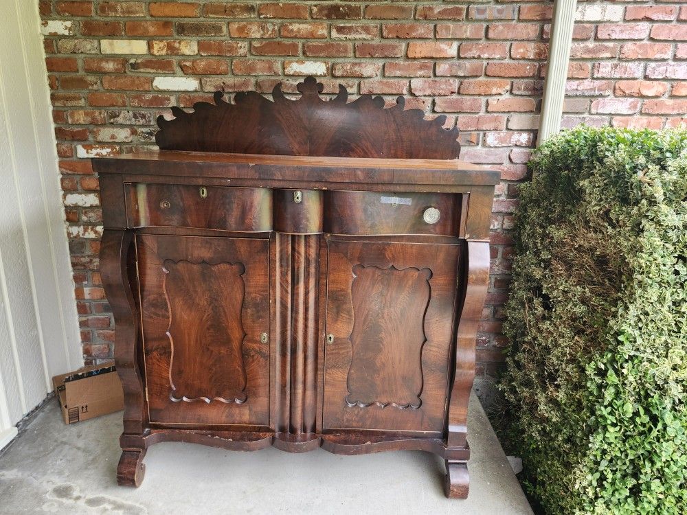ANTIQUE SOLID WOOD BUFFET , FREE