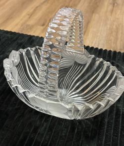 Vintage Frosted Glass Basket Bowl, Scalloped Shell Design, Ribbed Handle