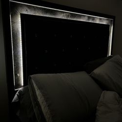 Black Queen Bed