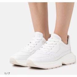 STUART WEITZMAN Willow Runner Mixed-Media Sneakers. Size 8.5-9 