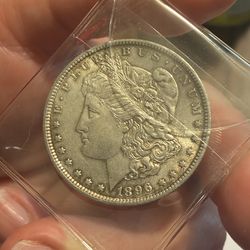 1896 Morgan Silver Dollar - Excellent Condition !
