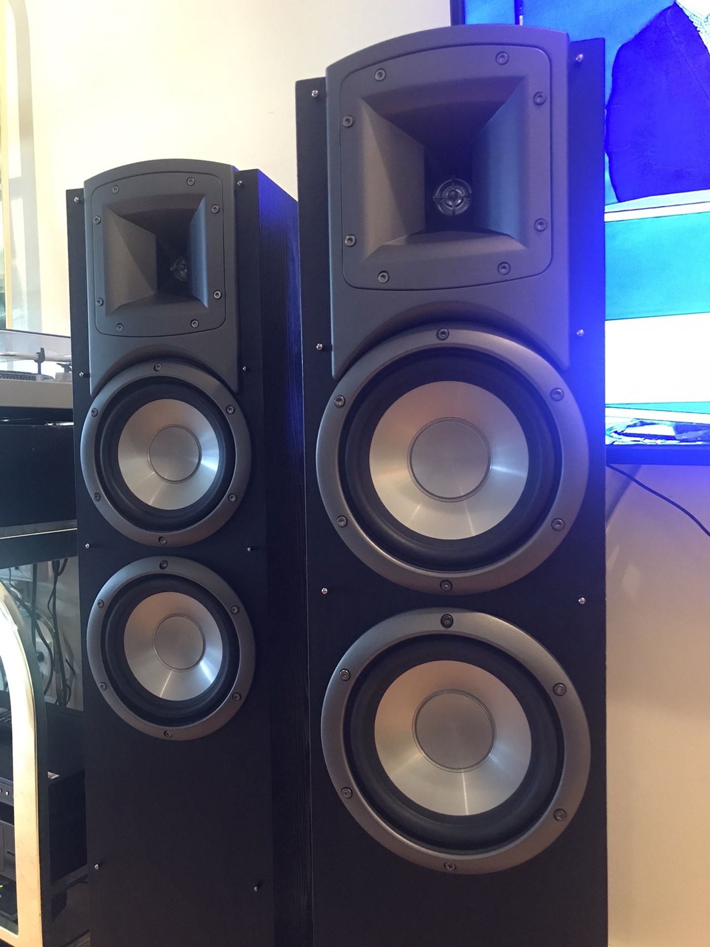 Klipsch Synergy F2 Floorstanding/Tower Speakers in mint condition .