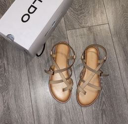 ALDO Fushia Sandals Womens Size 7.5 Brand New 